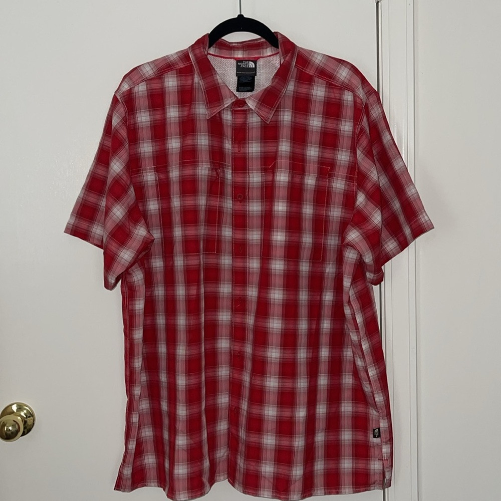 The North Face men short sleeve shirt, NWOT, XXL/TTG.